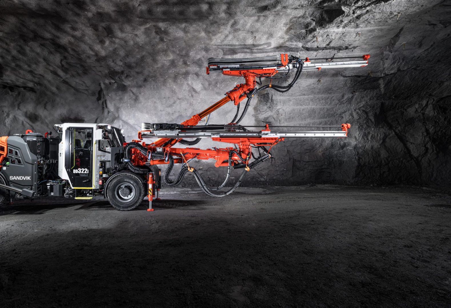 Sandvik apresenta novo jumbo de desenvolvimento compacto e inteligente