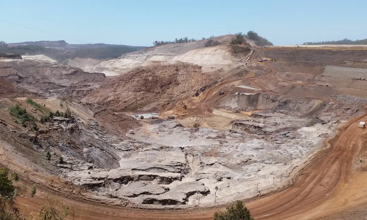 MG e China: Governo e empresas anunciam R$ 510 mi para mineradoras descomissionar barragens de rejeitos