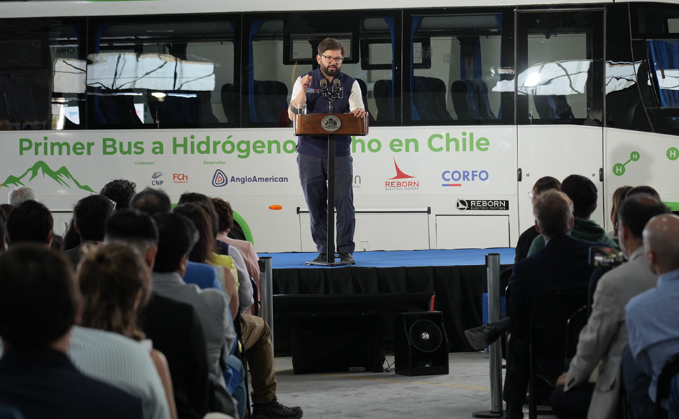 Primeiro ônibus a hidrogênio é lançado no Chile