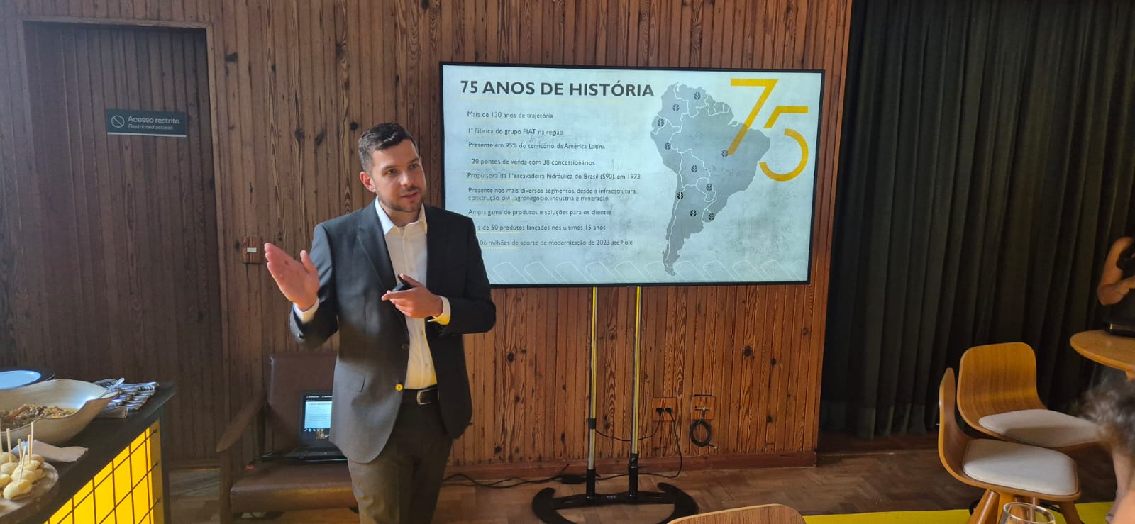 New Holland lança 75 unidades de nova motoniveladora para comemorar 75 anos no Brasil