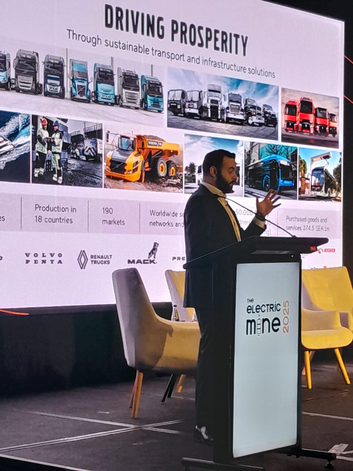 Volvo CE apresenta máquinas elétricas e sistema de armazenamento em baterias no Electric Mine