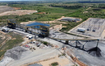 Vista aérea da Mina Serrote, da Vale Verde, localizada em Craíbas (AL), referência em geometalurgia aplicada à recuperação de cobre.