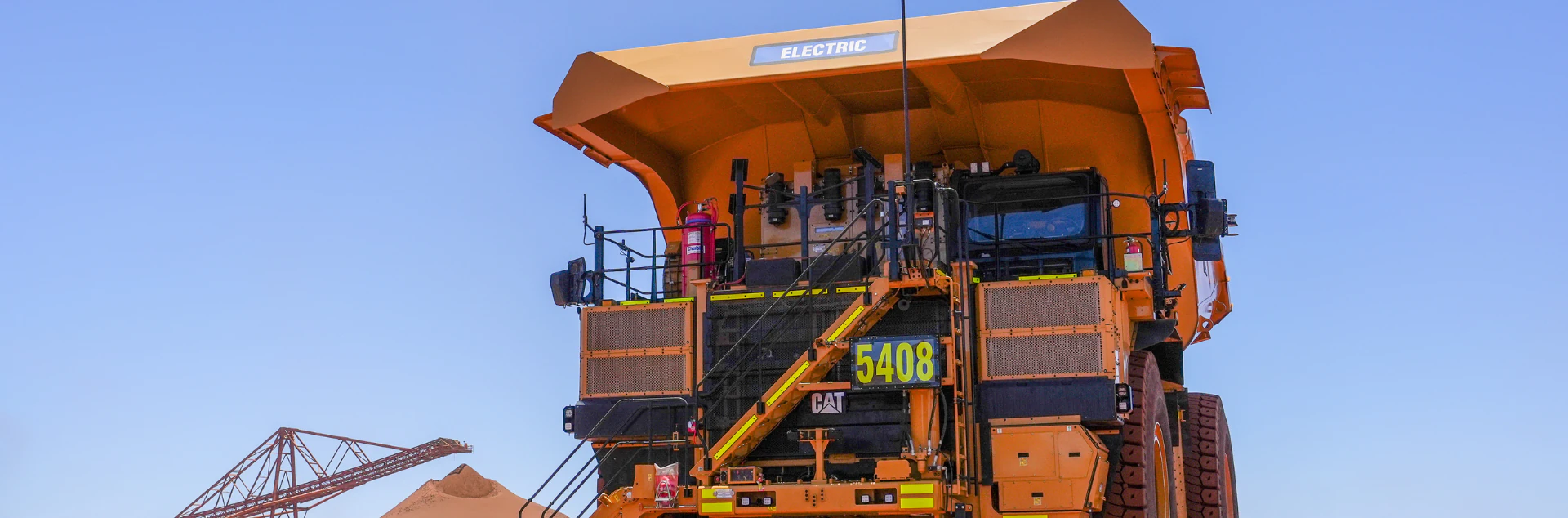 BHP e Rio Tinto recebem caminhões elétricos a bateria Cat para testes na mina de Pilbara