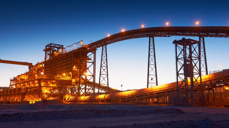 BHP aposta em IA para reduzir paradas e aumentar produtividade