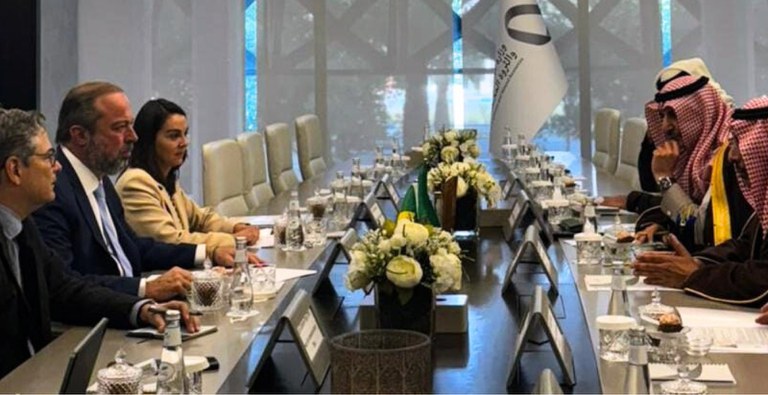 Brasil e Arábia Saudita estreitam laços para investimentos em mineração e mapeamento geológico