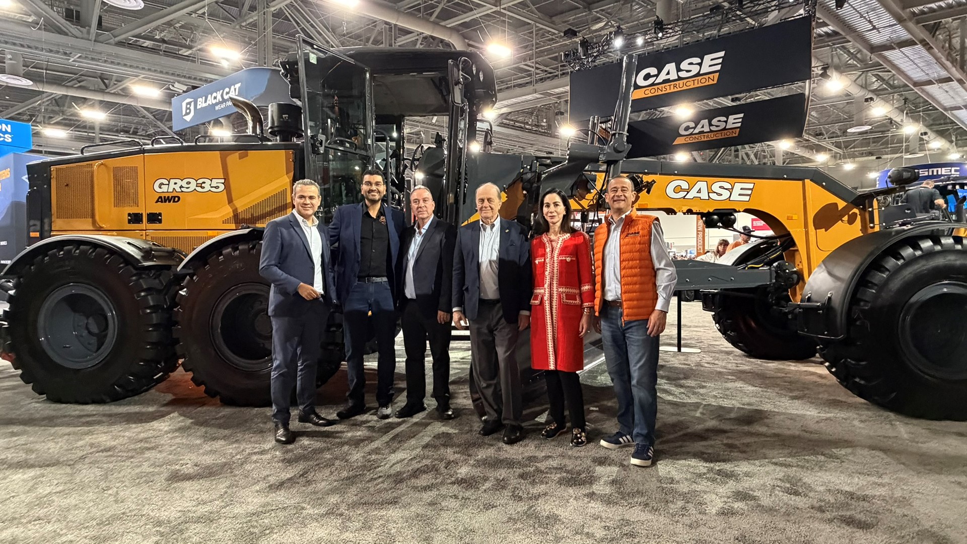 CASE e Brasif renovam parceria durante a Conexpo 2026