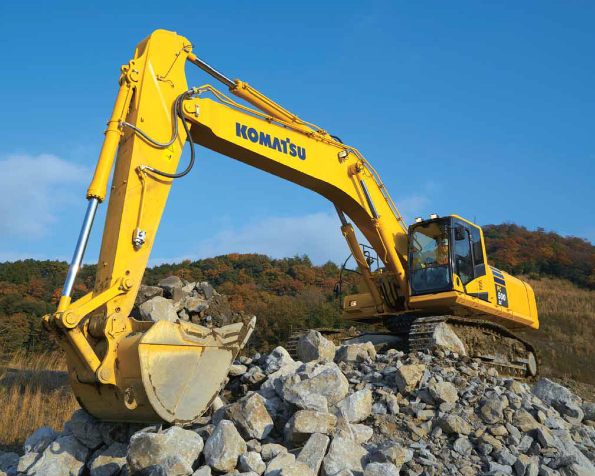 Komatsu inicia produção da PC500LC-10M0 no Brasil: Foco em mineração e infraestrutura
