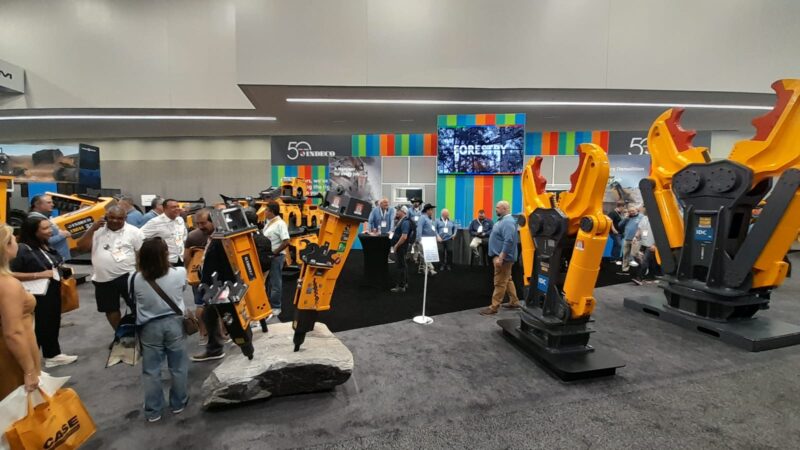 Conexpo 2026: Indeco aposta em modelo de demolição de menor porte para o mercado brasileiro