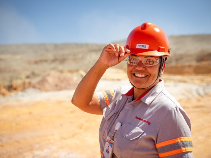 Conheça Zyvane Lira