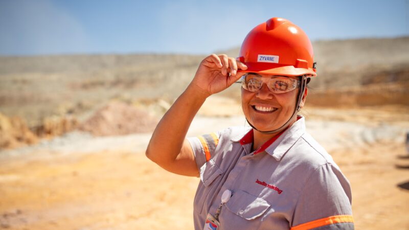 Conheça Zyvane Lira