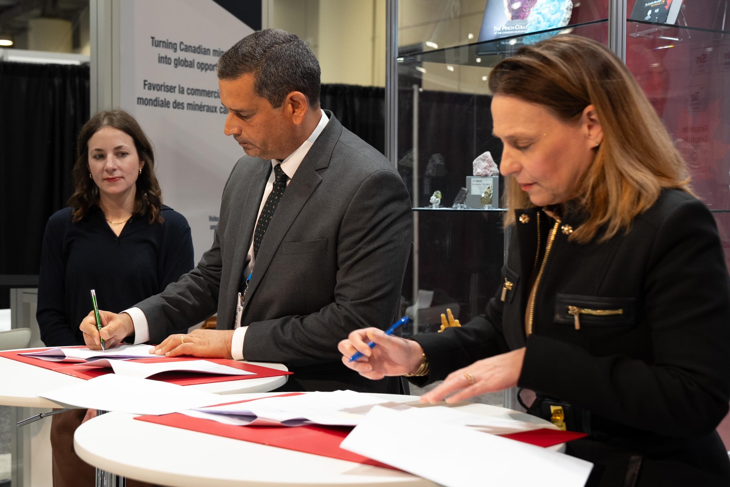 Brasil firma acordo com Canadá e aposta em uso de IA aplicada à geologia em busca de investidores