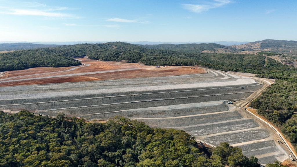 Aura Minerals mantém monitoramento 24h na barragem Serra Grande em Crixás, GO