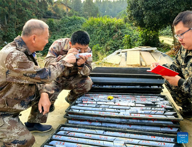 Jazida de ouro encontrada na China tem potencial para ultrapassar mil toneladas e figurar entre as maiores do mundo