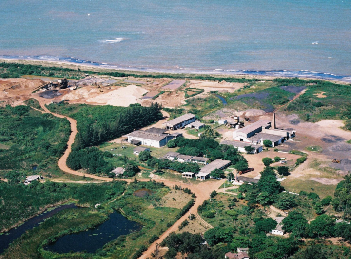 BUENA E AS AREIAS PESADAS DO LITORAL BRASILEIRO