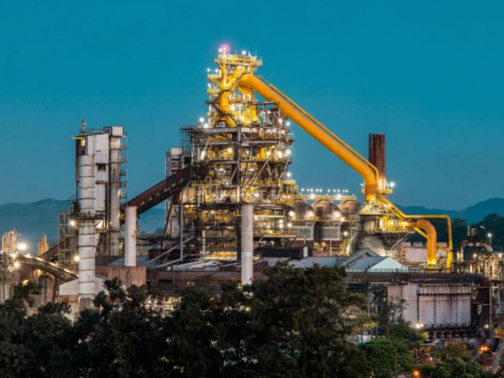 Controle avançado de processo aumenta eficiência de moagem de minério de ferro