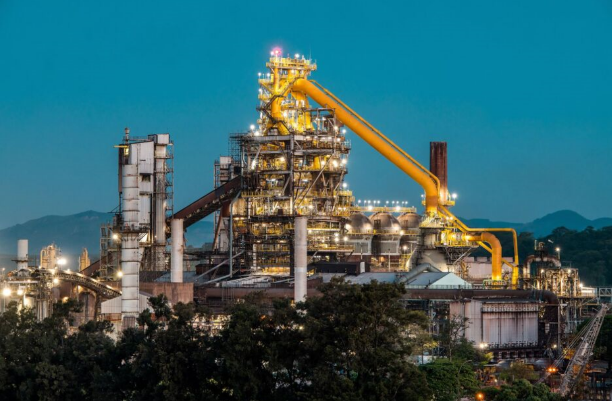 Controle avançado de processo aumenta eficiência de moagem de minério de ferro