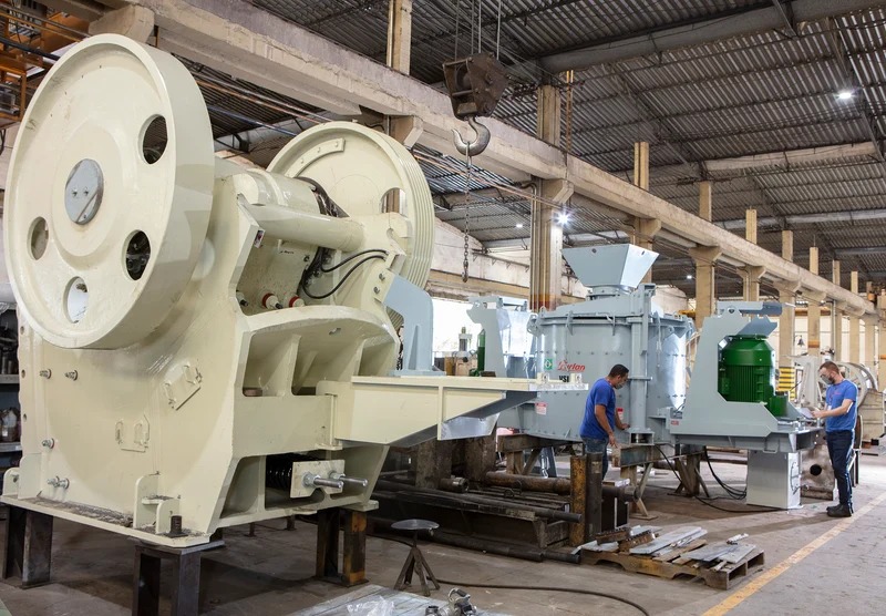 Furlan amplia locação de equipamentos e prevê entrada em operações de mineração em 2027