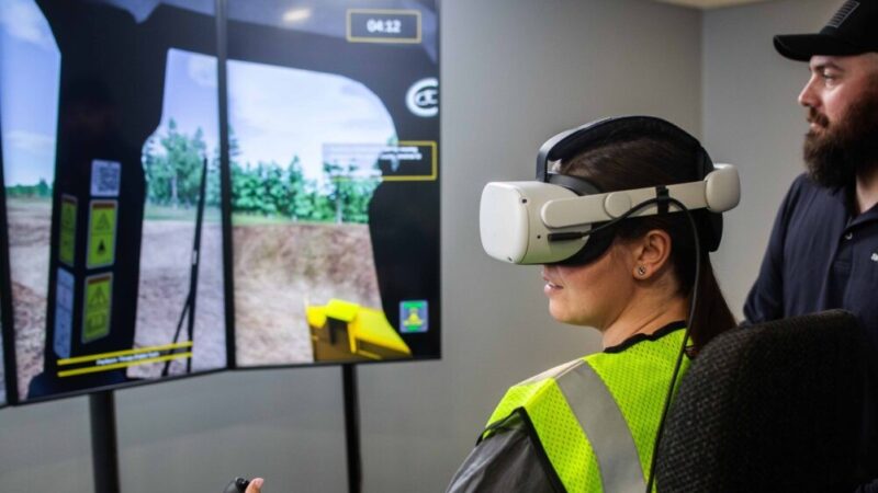 Sotreq leva para Exposibram equipamento de treinamento com realidade virtual