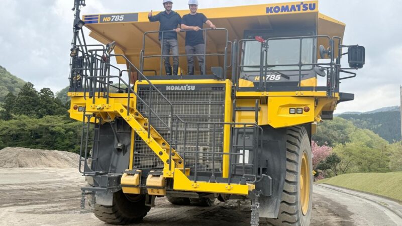 Frota de equipamentos é ampliada com caminhões Komatsu HD785