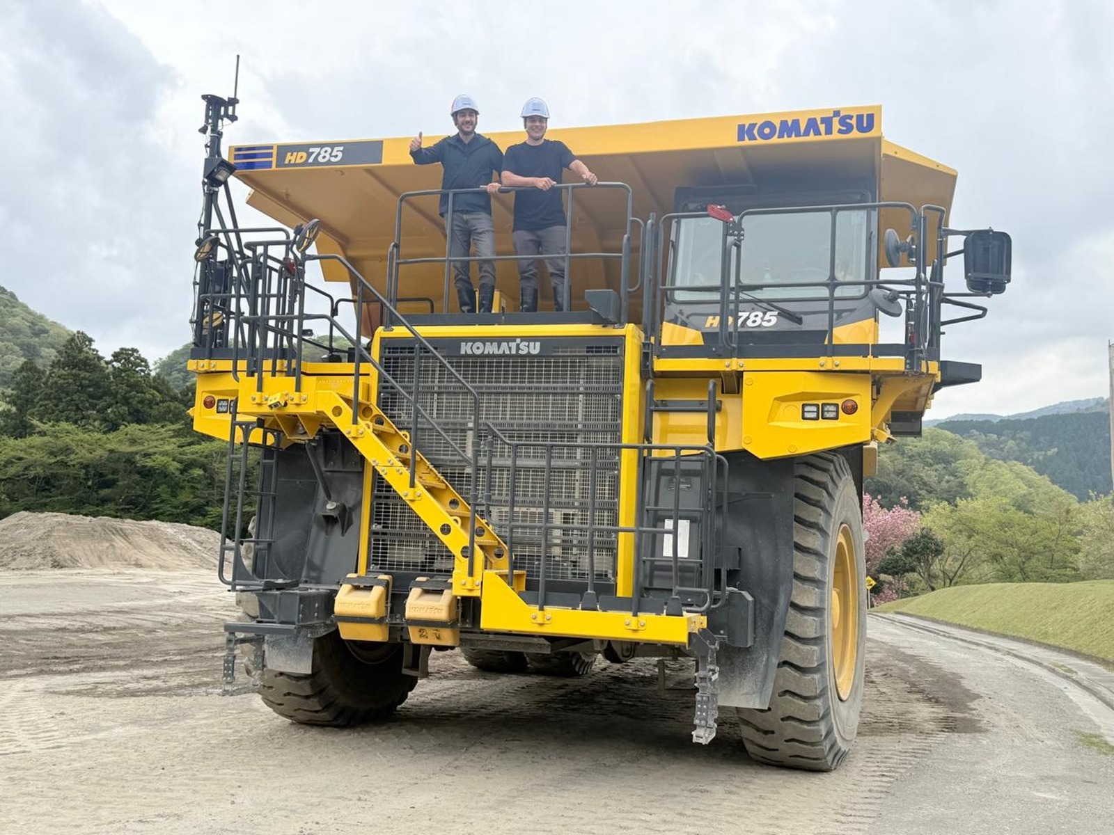 Frota de equipamentos é ampliada com caminhões Komatsu HD785