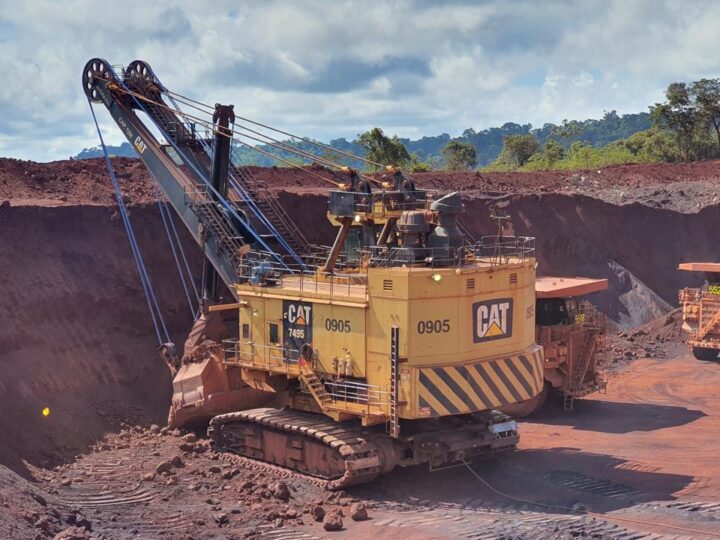 Equipamento eletrifica escavadeira sem tirar a mobilidade